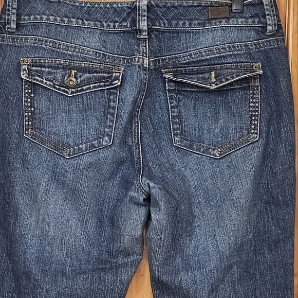 DKNY Women's Mid Rise Bootcut Blue Denim Jeans With Flap Back pockets, Size 14 - Picture 6 of 12